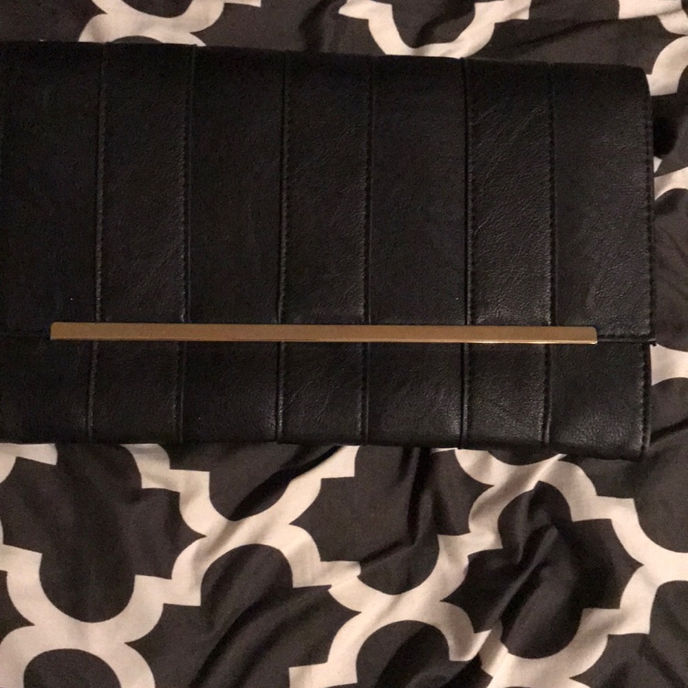 Forever 21 black clutch